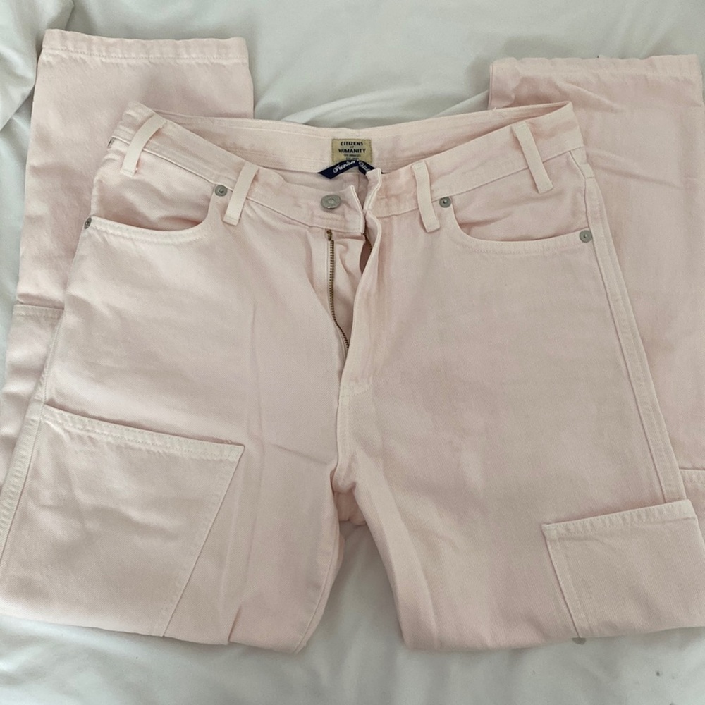 Pink cargos
